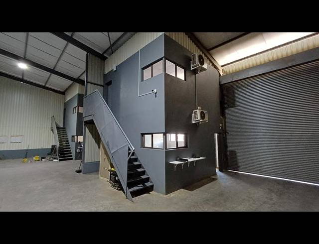 INDUSTRIAL PROPERTY TO RENT IN LYTTELTON MANOR